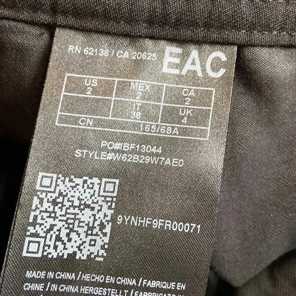 Guess | Anja High-Waisted Belted Cropped Wide Leg Pants - Picture 8 of 9